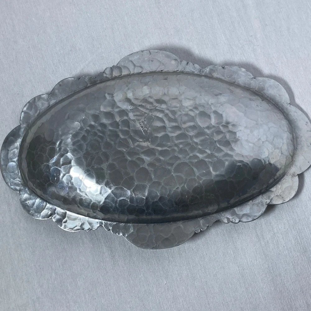 Vintage Rodney Kent Hammered Aluminum Tulip Tray 406 Hand Wrought Creations